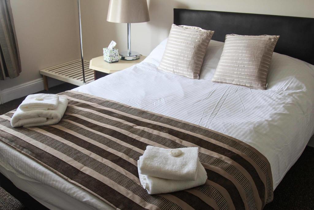 The Waggon And Horses Hotell Great Yeldham Exteriör bild