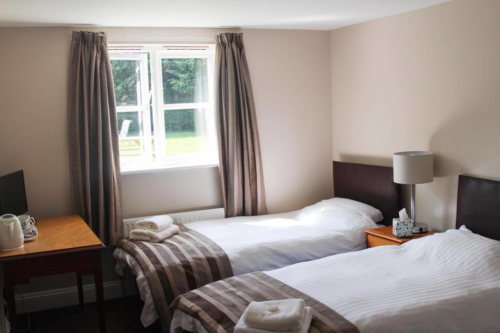 The Waggon And Horses Hotell Great Yeldham Exteriör bild