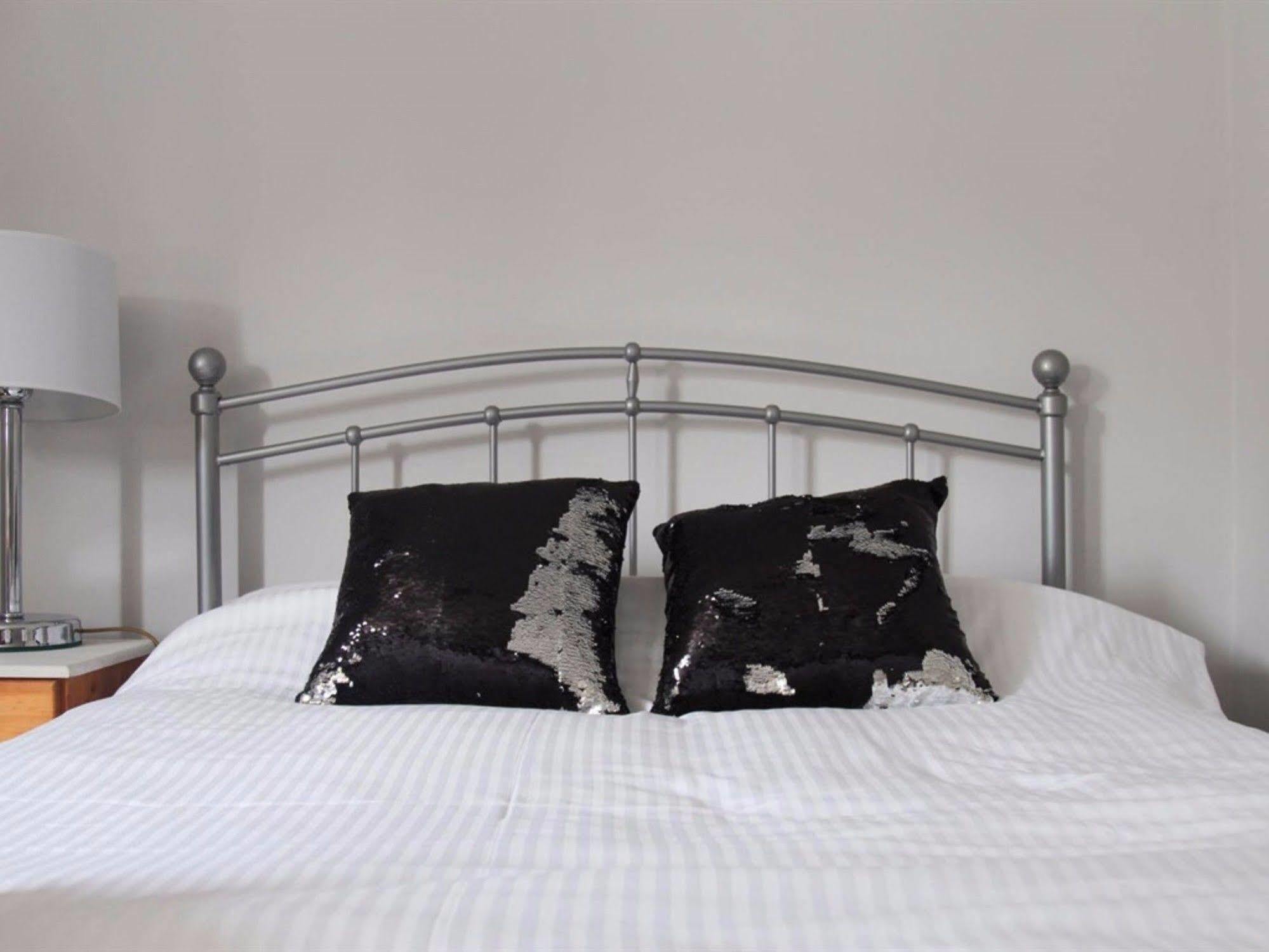 The Waggon And Horses Hotell Great Yeldham Exteriör bild